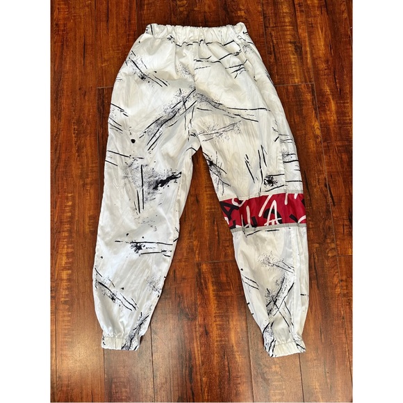 Stylish White Graphic Pants - Picture 2 of 2